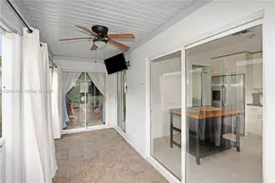 527 SE 21st Dr, Homestead, FL 33033 - Photo 4