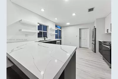 3215 N 36th Ave, Hollywood, FL 33021 - Photo 12