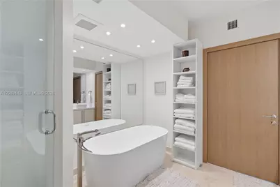 1000 S Pointe Dr #2202, Miami Beach, FL 33139 - Photo 22