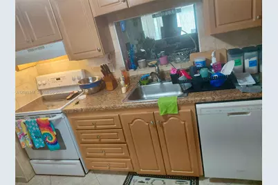 3940 NW 42nd Ave #321, Lauderdale Lakes, FL 33319 - Photo 4