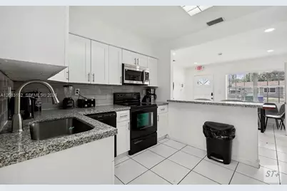 6445 SW 22nd St, Miramar, FL 33023 - Photo 4