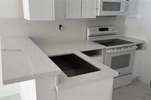 1780 NE 191st St, Miami, FL 33179 - Photo 10