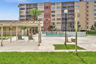 1780 NE 191st St, Miami, FL 33179 - Photo 30