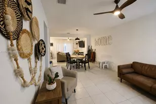 489 NE 4th St, Florida City, FL 33034 - Photo 4