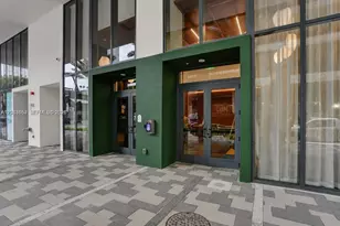11 NE 6th St, Miami, FL 33132 - Photo 14