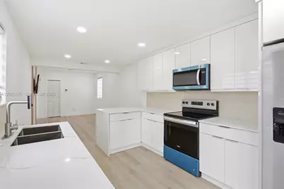 1260 NE 155th St, North Miami Beach, FL 33162 - Photo 6