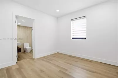1260 NE 155th St, North Miami Beach, FL 33162 - Photo 20