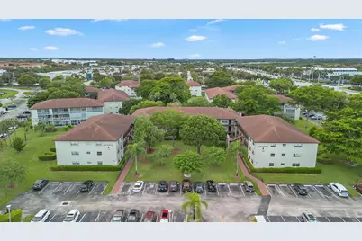 150 SW 134th Way #304R, Pembroke Pines, FL 33027 - Photo 2