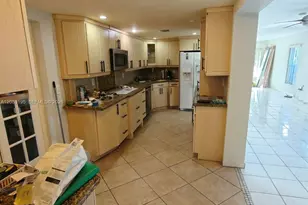 617 NW 58th Ave, Miami, FL 33126 - Photo 4