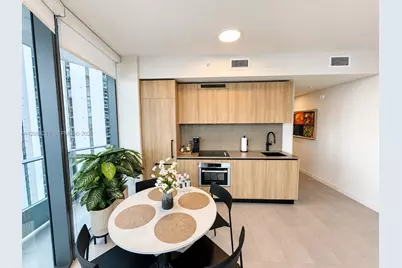 121 NE 5th St #2905, Miami, FL 33132 - Photo 6