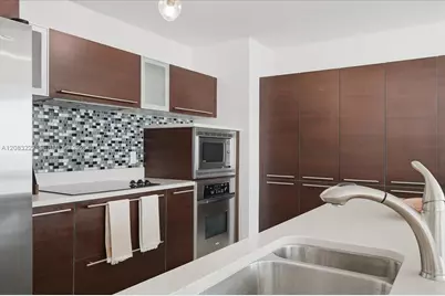 1900 N Bayshore Dr #1518, Miami, FL 33132 - Photo 10