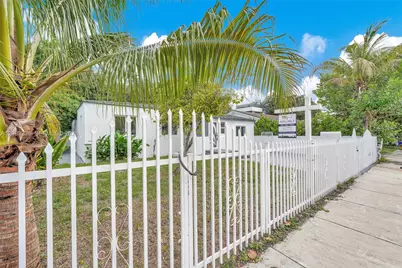 250 NW 45th St #2, Miami, FL 33127 - Photo 38