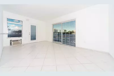 7725 Carlyle Ave #7, Miami Beach, FL 33141 - Photo 4