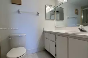 9520 Seagrape Dr, Davie, FL 33324 - Photo 12
