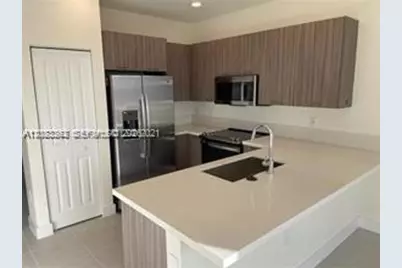 6453 NW 102nd Path #301, Doral, FL 33178 - Photo 6