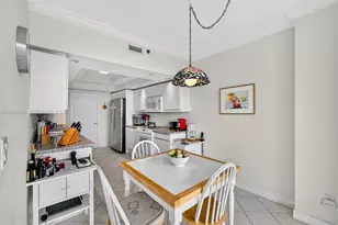 7000 Island Blvd, Aventura, FL 33160 - Photo 10