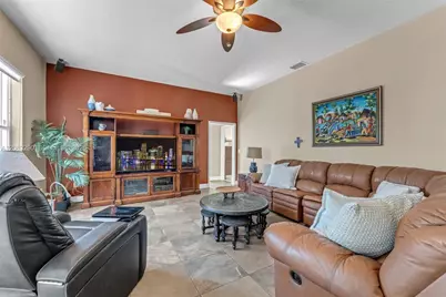 2825 Fairways Dr, Homestead, FL 33035 - Photo 12