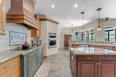 2825 Fairways Dr, Homestead, FL 33035 - Photo 8
