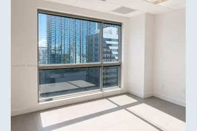 175 SW 7th St #1809, Miami, FL 33130 - Photo 4