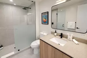 121 NE 5th St, Miami, FL 33132 - Photo 8