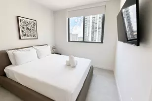 121 NE 5th St, Miami, FL 33132 - Photo 10