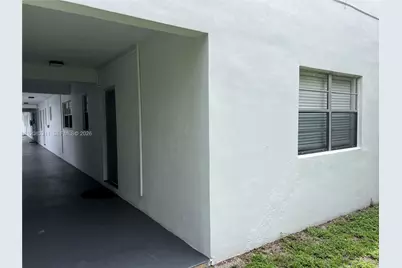 30 SE 4th Ave #106, Hallandale Beach, FL 33009 - Photo 20
