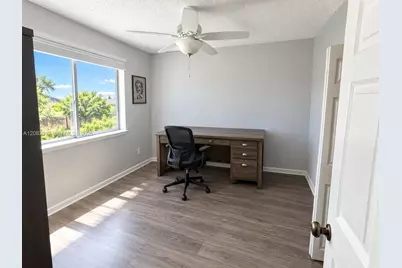 1738 SW 108th Way, Davie, FL 33324 - Photo 12