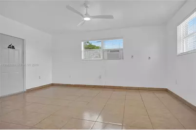 8295 NW 4th Ave #B, Miami, FL 33150 - Photo 14