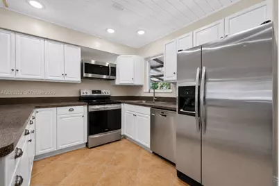 4831 NE 8th Ave, Oakland Park, FL 33334 - Photo 12