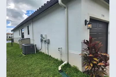 5590 Carrera Dr #5590, Other City - In The State Of Florida, FL 34142 - Photo 4