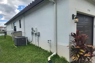 5590 Carrera Dr, Other City - In The State Of Florida, FL 34142 - Photo 4