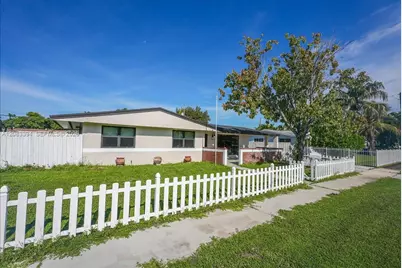 19812 NE 12th Pl, Miami, FL 33179 - Photo 2