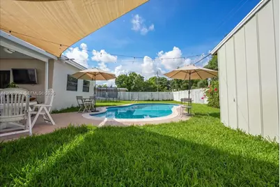 19812 NE 12th Pl, Miami, FL 33179 - Photo 34