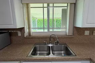 1731 SW 103rd Ave, Miami, FL 33165 - Photo 6