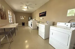 2340 NE 9th St, Fort Lauderdale, FL 33304 - Photo 24