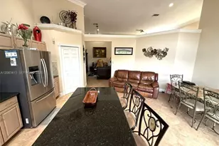 7705 Highlands Cir, Margate, FL 33063 - Photo 6