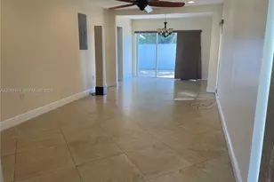 521 SW 93rd Ct, Miami, FL 33174 - Photo 2