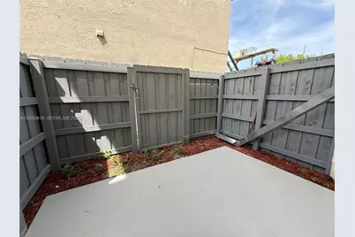 470 NE 18th Ave #102, Homestead, FL 33033 - Photo 8