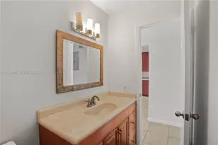 1749 SW 81st Ln, Davie, FL 33324 - Photo 10