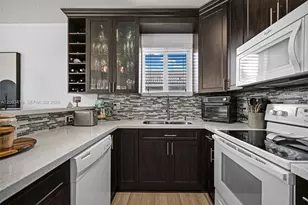 1375 SW 105th Ave, Pembroke Pines, FL 33025 - Photo 10