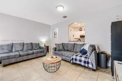 2260 NE 42nd Cir, Homestead, FL 33033 - Photo 10