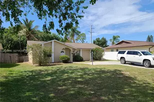 3013 SE Bamboo St, Stuart, FL 34997 - Photo 1