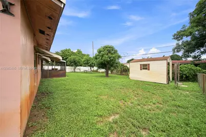 3611 NW 5th Pl, Lauderhill, FL 33311 - Photo 8