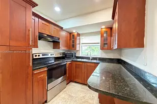 231 NW 4th St, Deerfield Beach, FL 33441 - Photo 6