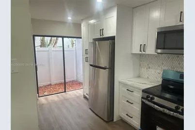 2643 NW 42nd Ave, Coconut Creek, FL 33066 - Photo 4