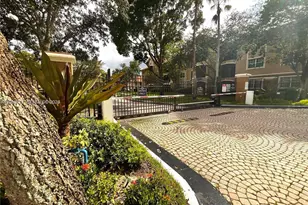 11631 SW 2nd St, Pembroke Pines, FL 33025 - Photo 40
