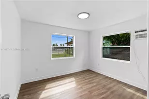16860 NE 3rd Ct, North Miami Beach, FL 33162 - Photo 20