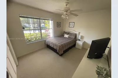 412 Cameron Dr, Weston, FL 33326 - Photo 12
