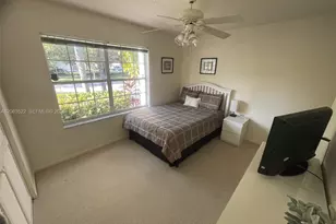 412 Cameron Dr, Weston, FL 33326 - Photo 12