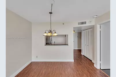 2555 Collins Ave #1604, Miami Beach, FL 33140 - Photo 18